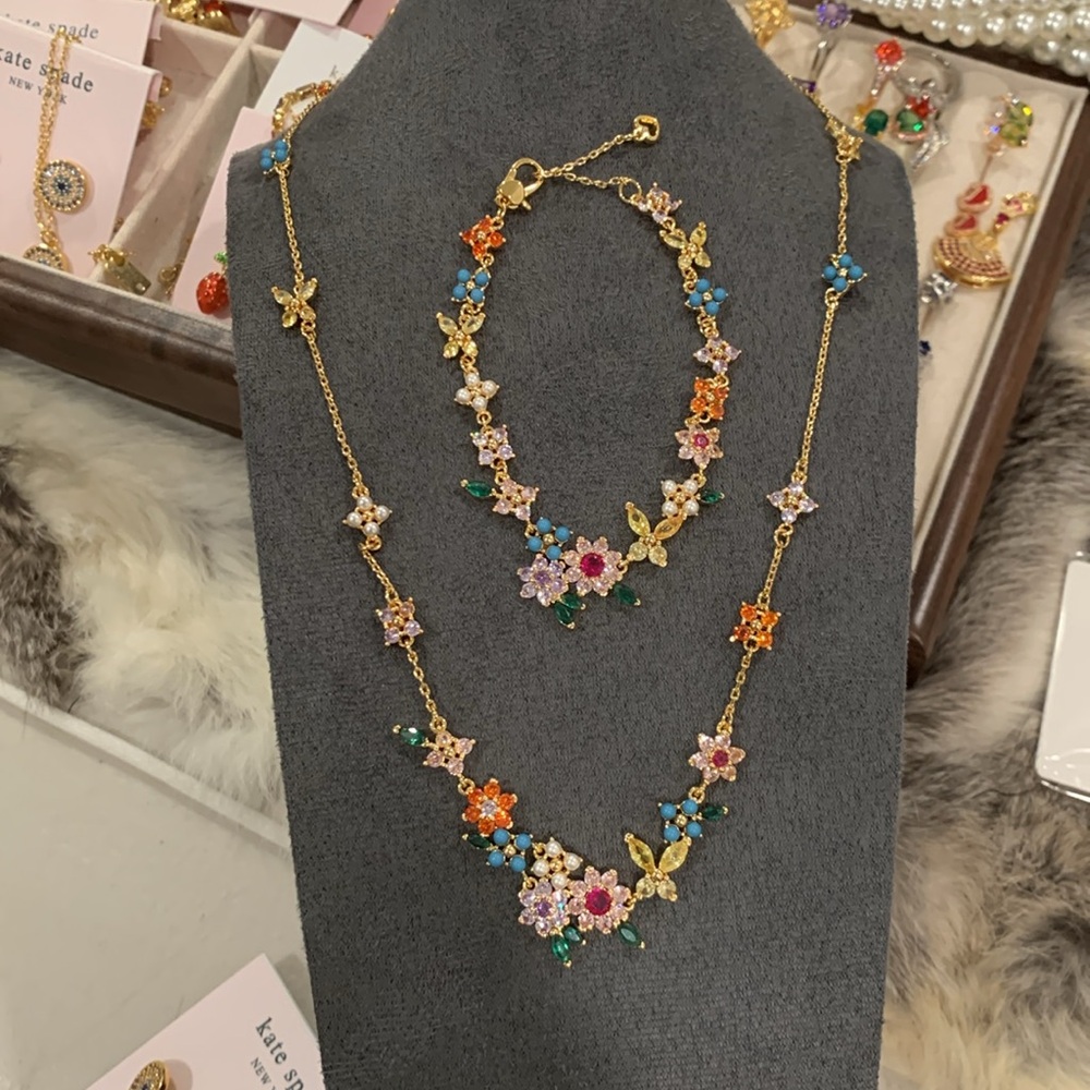 Monet Garden vibrant flowers set necklace and bracelet